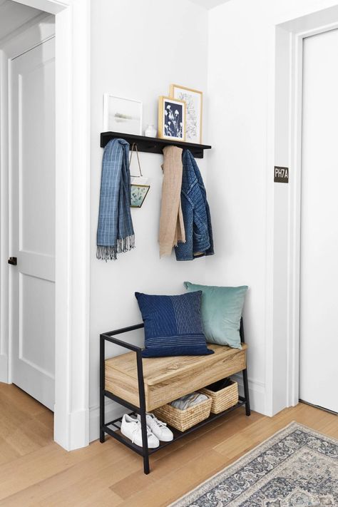 Real Simple Home 2020 Entryway Bench Small Storage Bench, Trendy Paint Colors, Entrance Halls, Star View, Entrance Furniture, Entry Ideas, Entryway Bench Storage, Front Entryway, Foyer Design