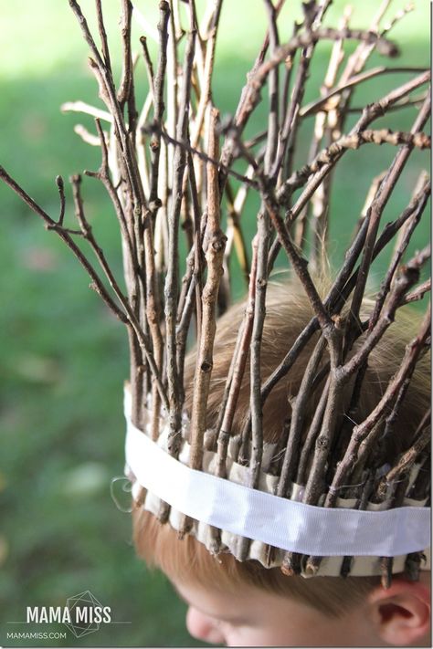 Fancy Stick Crown - inspired by nature, created for the imagination | @mamamissblog #juliadonaldson #stickman Puppy Activities, Stick Crown, Twig Crafts, Forest School Activities, Easter Bonnet, Spring Crafts For Kids, Forest School, Nature Play, Outdoor Learning