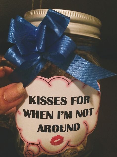 Make a gift for you boyfriend with this.  "Kisses for when im not around" <3 Kisses For When Im Not Around, Kiss Tshirt Diy For Boyfriend, Boyfriend Kissing, Handmade Gifts For Boyfriend, Eid Mubarak Card, Reasons Why I Love You, Gifts For Your Boyfriend, Make A Gift