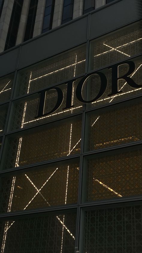 #dior #diorbeauty #diorbackstage #diorcafe #diorsunglasses #diormakeup #manhattan #nyc #aesthetic #iphonewallpapers #iphonephotography #aestheticwallpaper #outside Dior Rich Aesthetic, Dior Shopping Aesthetic, Dark Dior Aesthetic, Dark Designer Aesthetic, Dior Model Aesthetic, Doir Aesthetic, Dior Black Aesthetic, Dior Girl Aesthetic, Dior Room