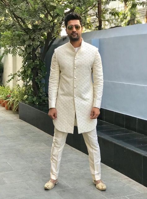 Mr Quickie Kaushal Sadri Designs For Men Wedding, Vicky Kaushal Traditional Wear, Vicky Kaushal Kurta, Vicky Kaushal Wedding Outfit, Men Traditional Wear Indian Mens Fashion, Engagement Dress For Men Mens Fashion, Engagement Clothes For Men, Mens Traditional Wear Indian Wedding, Engagement Wear For Men