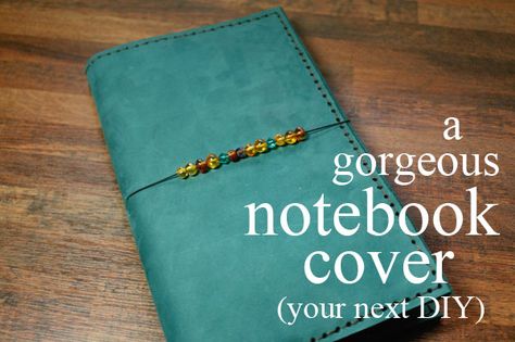 A Homemade Traveller’s Notebook – Unhurried Home Diy Travelers Notebook, Nature Journals, Notebook Diy, Diy Buch, Bookbinding Tutorial, Personal Planners, Journal Making, Planner Covers, Travellers Notebook