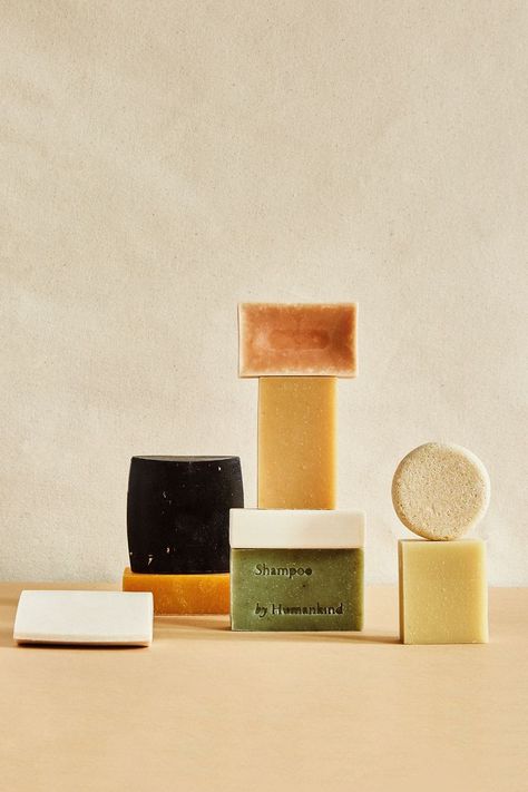 The 6 Best Shampoo Bars Shampoo Bar Packaging, Shampoo Bar Diy, Natural Shampoo Diy, Best Shampoo Bars, How To Make Shampoo, Lush Shampoo Bar, Diy Shampoo Bar, Lush Shampoo, Organic Shampoo Bar