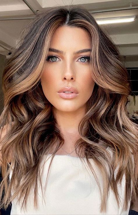 Spring Hair Color Trends, Highlight Hair, Rambut Brunette, Brunette Hair With Highlights, Spring Hair Color, Brown Hair Balayage, Balayage Brunette, Spring Hairstyles, Hair Inspiration Color