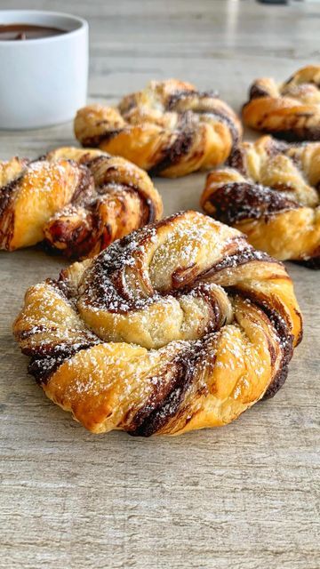 Fitwaffle | Eloise Head on Instagram: "Chocolate pastry swirls 😍 Ad Crisp & buttery puff pastry filled with chocolate hazelnut spread 🤤 So quick and easy to make and so delicious! All you need is: 1 sheet of ready roll puff pastry @myprotein chocolate hazelnut protein spread Egg wash: 1 small egg + 1 tsp milk Optional: icing sugar to dust Enjoy! #fitwaffle #fitwafflekitchen #myproteinuk #teammyp #fuelyourambition" Pastry Swirls, Chocolate Puff Pastry, Puff Pastry Chocolate, Chocolate Puff, Puff Pastry Filling, Chocolate Pastry, Cooked Meal, Chocolate Hazelnut Spread, Homecooked Meals