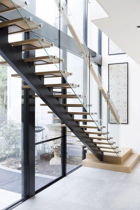 Single stringer structural steel staircase with a timber tread finish. #staircase #timberstairs #homedesign #interiordesign #staircasedesign #luxuryhome #staircase #homedecor #architecture Staircase Architecture, Modern Stair Railing, Open Stairs, Contemporary Staircase, Escalier Design, Glass Stairs, Stair Railing Design, Duplex Design, Steel Stairs