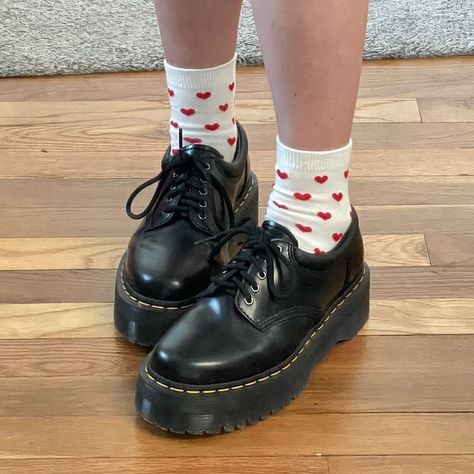 Black Leather Combat Boots, Estilo Ivy, Shoes And Socks, The Cardigans, Dr Shoes, Heart Socks, Leather Combat Boots, Shoe Inspo, Aesthetic Shoes