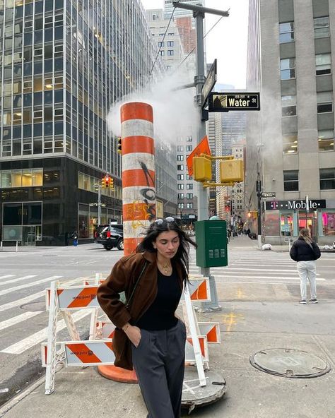 Mina Hasan Outfits, Manhattan Aesthetic, Mina Hasan, Soho Manhattan, Teaching Outfits, New York City Travel, Aesthetic Tiktok, Inspiration Instagram, City Travel