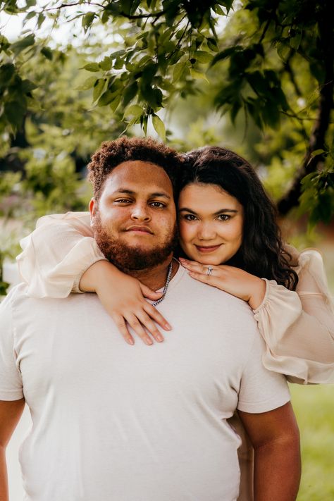 Married Photoshoot Couple, Couple Poses Size Difference, Bigger Couple Photography Poses, Poses For Bigger Couples Picture Ideas, Plus Couple Photoshoot, Couple Poses For Bigger Couples, Big Couple Photoshoot Poses, Couple Poses Reference Plus Size, 25 Anniversary Photoshoot