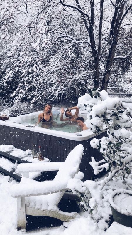 Snow Trip, Best Friend Photos, Winter Pictures, Best Friend Goals, Winter Aesthetic, Ski Trip, Friend Photoshoot, Best Friend Pictures, Foto Pose