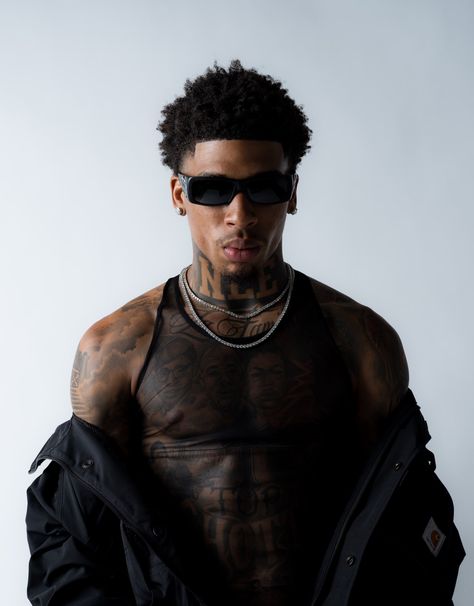 NLE Choppa (@Nlechoppa1) on X Chris Brown Outfits, Nle Choppa, Stylish Celebrities, American Rappers, Chris Brown, Room Posters, Rappers, Music Artists, Black Shoes