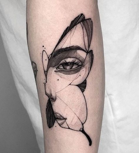 Blackwork tattoo – over 60 unique designs for men and women with meanings. From full sleeves to small ideas. Everyone will find something to their liking. Unique Tattoo Designs Forearm, Fake Face Tattoo, Unique Tattoo Designs Creative, Two Face Tattoo, Faces Tattoo, Year Tattoo, Mask Tattoo, 인물 드로잉, Elegant Tattoos