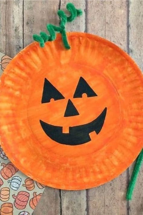 ? 20 idées de Bricolages Citrouille pour Enfants pour Halloween Paper Plate Pumpkin, Halloweenpyssel Barn, Paper Pumpkin Craft, Fall Crafts For Toddlers, Mummy Crafts, Bricolage Halloween, Ghost Crafts, Pumpkin Craft, Spider Crafts