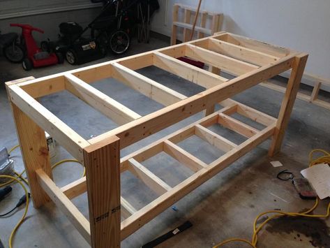 Arbejdsplads Garage, Workbench Organization, Garage Workbench Plans, Building A Workbench, Workbench Designs, Workbench Plans Diy, Woodworking Bench Plans, Diy Workbench, Garage Work Bench