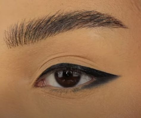 Downturned Eyeliner, Eyes Downturned, Eyeliner For Downturned Eyes, Puppy Eyes Makeup, Makeup For Downturned Eyes, Dark Makeup Looks, Swag Makeup, Neutral Makeup, Unique Makeup