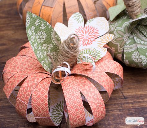 Paper Pumpkin Craft, Fall Paper Crafts, Diy Scrapbook Paper, Fall Pumpkin Crafts, Paper Pumpkins, Autumn Paper, Papel Craft, Autumn Crafts, Pumpkin Crafts