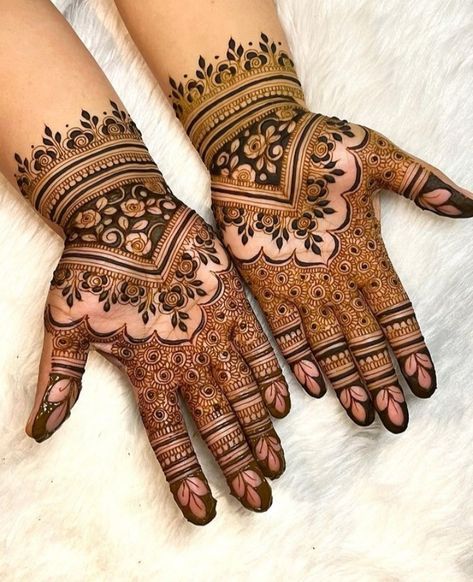 Guest Mehandi Designs, Guest Mehendi Design, Mehandi Designs For Front Hands, Latest Mehndi Designs Front Hand, Motif Henna, Mehandi Practice, Kashee's Mehndi Designs, Party Henna, Mehndi Designs Bridal Hands