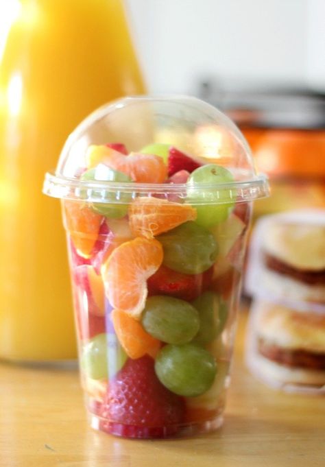 Fruit Cup, Resep Smoothie, Healthy Fruits And Vegetables, Vegetable Snacks, Resep Salad, Makanan Diet, Fruit Cups, Snacks Saludables, Picnic Food