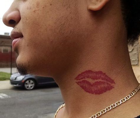 Be bold! Be daring! These #necktattoos are guaranteed to make an impact. Besos Tattoo, Tatto Lips, Kiss Mark Tattoo, Kiss Tattoo On Neck, Kiss Lip Tattoos, Red Lips Tattoo, Lip Print Tattoos, Tattoo Sonne, Best Neck Tattoos