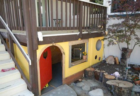 Under Stairs Playhouse | If you don’t have a big backyard you can set up a playhouse under ... Diy Backyard Ideas For Kids, Backyard Ideas For Kids, Outdoor Playhouses, Kids Playhouse Outdoors, Diy Backyard Ideas, Under Deck, Rustic Outdoor Decor, Build A Playhouse, Outdoor Play Area