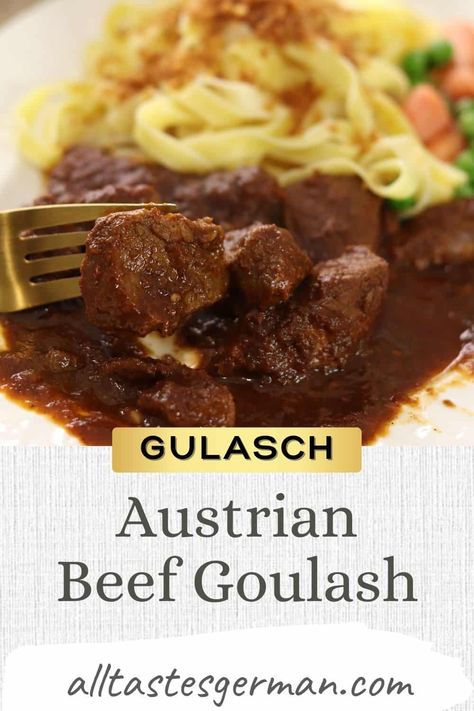 German Goulash, Austria Food, Easy German Recipes, Austrian Cuisine, German Food Authentic, Vienna Style, Beef Goulash, Oktoberfest Food, Goulash Recipes