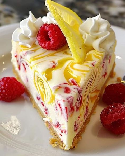 Optimal Recipes, Lemon Raspberry Cheesecake, Raspberry Swirl Cheesecake, Air Fryer Recipes Dessert, Raspberry Bars, Swirl Cheesecake, Cheesecake Cups, Restaurant Ideas, Light Desserts