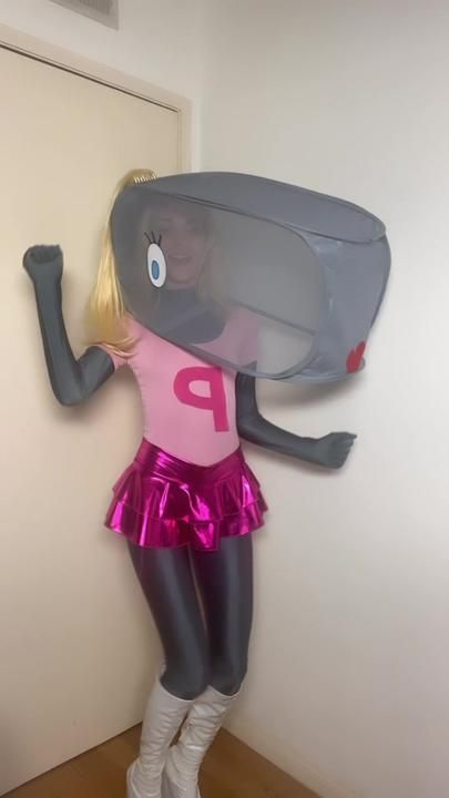 its all about me 🐋 pearl spongebob cosplay inspired by @haileya713 !... | pearl spongebob | TikTok Pearl Krabs Costume, Pearl Costume Spongebob, Spongebob Party Costume, Pearl Spongebob Costume, Spongebob Inspired Outfits, Diy Spongebob Costume, Spongebob Costume Ideas, Spongebob Halloween Costumes, Pearl Halloween Costume