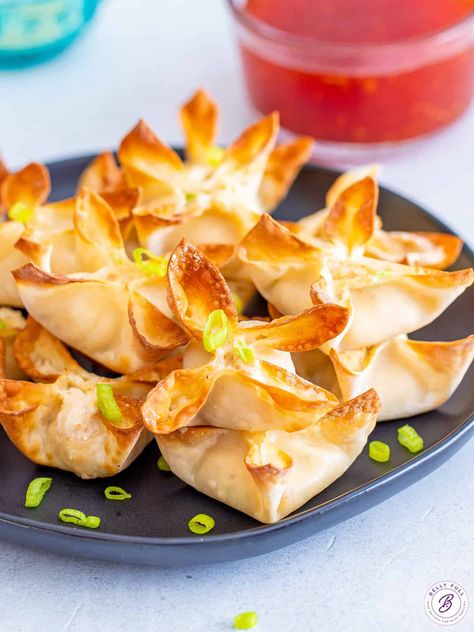 Just like your favorite Chinese takeout appetizer, but air fried instead of deep fried, so you can have several without any guilt! This air fryer crab rangoon recipe is super simple, delicious, and freezer friendly! We love to serve these little gems with our homemade sweet chili sauce. Air Fryer Crab Rangoon, Air Fryer Crab, Homemade Sweet Chili Sauce, Rangoon Dip, Chinese Appetizers, Crab Rangoon Dip, Rangoon Recipe, Crab Rangoon Recipe, Crab Rangoon