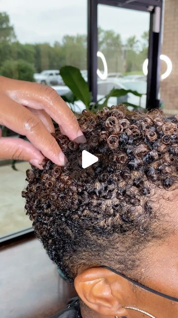 Tapered Twa Hairstyles, Short Twa Hairstyles, Cheveux Courts Funky, Short Black Natural Hairstyles, Coiling Natural Hair, Natural Hair Haircuts, Natural Hair Twa, Short Natural Curly Hair, Healthy Natural Hair Growth