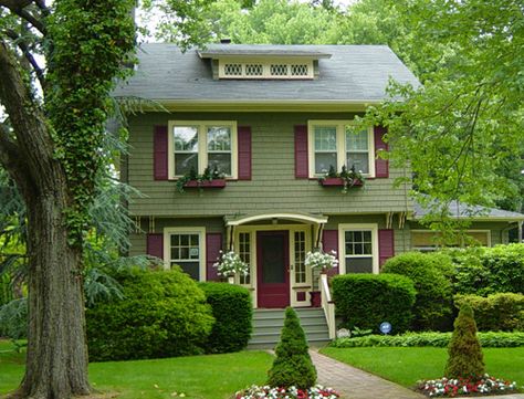 houses painted green                                                                                                                                                                                 More Sage Green House, Green Exterior House Colors, Best Exterior House Paint, Green Siding, Red Shutters, Render Architecture, Siding Ideas, Color Combinations Home, Best Exterior Paint