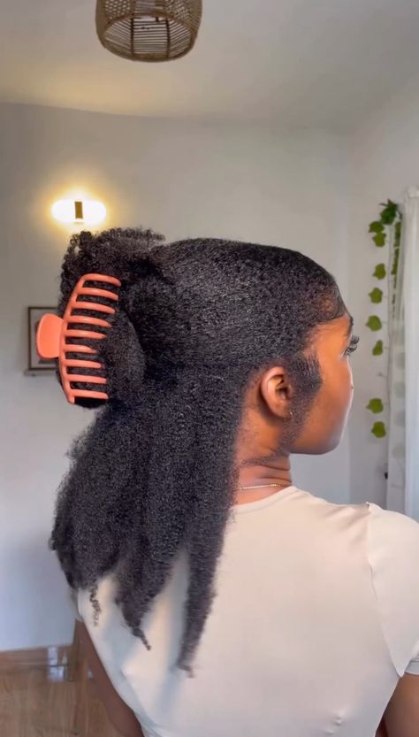 4c Hairstyles Ideas, Hairstyles Ideas For School, Easy 4c Hairstyles, Protective Style Ideas, Blowout Natural Hair, Claw Clip Styles, Style Natural Hair, Beautiful Black Hair, 4c Natural Hair