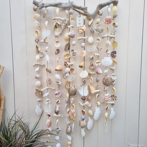 Reserved - Large Shell Curtain, Coastal Wall Hanging, Shell Wind Chime, Shell Wall Decor, Coastal Decor, Beach House Decor This lovely large coastal wall hanging 'Found at Sea' is made of many different seashells in beautiful colors and driftwood hanging on a white washed grapevine Easy to hang and perfect for your indoor or outdoor space! total height approx.: 130cm / 51.18'' (height grapevine - bottom shell approx. 110cm / 43.31'') width approx.: 60cm / 23.62'' Shell Curtain, Coastal Country Decor, Shell Wall Decor, Seashell Wind Chimes, Fun Fall Decor, Shell Wind Chimes, Paper Wall Hanging, Sea Decor, Coastal Beach Decor