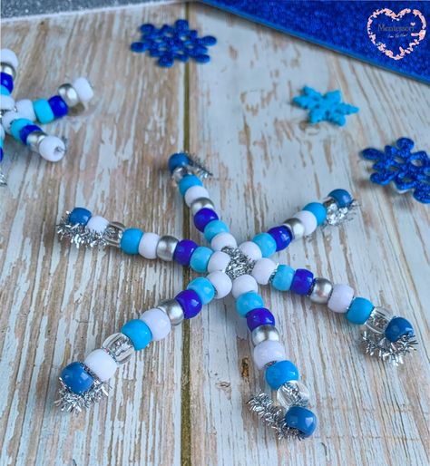 Pipe Cleaner Candy Canes Beads, Beaded Pipe Cleaner Snowflakes, Pony Bead Snowflake, Pipe Cleaner Christmas Crafts For Kids, Snowflake Bead Ornament, Beads And Pipe Cleaner Crafts, Pipe Cleaner Snowflakes With Beads, Snowflake Bead Craft, Snowflake Pipe Cleaner