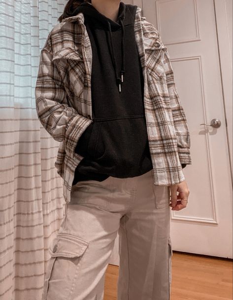 khaki cargo pant flannel black hoodie sweatshirt women’s fashion outfit fall inspo aesthetic OOTD Cargo And Flannel Outfit, Cargo Shirt Outfit Women, Cargo Pants Flannel Outfit, Sweatshirt With Flannel Over, Sweatshirt And Cargo Pants Outfit, Cargo Pants With Hoodie, Flanel Outfit Aesthetic Man, Flannel And Cargo Pants, Shirt And Cargo Pants Outfit