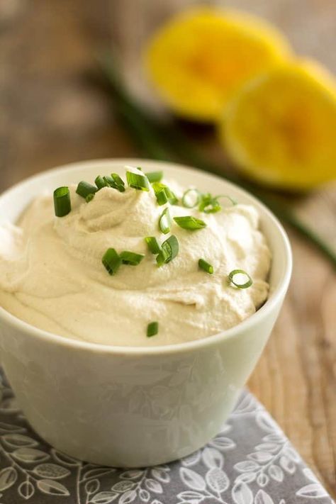 Non Dairy Sour Cream, Cream Substitute, Paleo Condiments, Sour Cream Substitute, Blendtec Recipes, Cashew Sour Cream, Vegan Essentials, Dairy Free Cheese, Isagenix