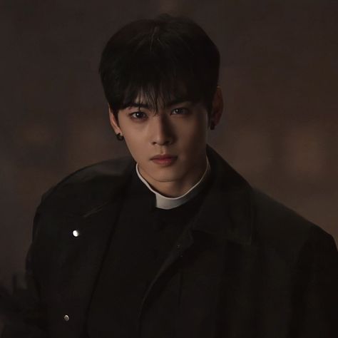 Cha Eun Woo Priest, Island Cha Eun Woo, Cha Eun Woo Island, Swag Girl Quotes, Island 2, Girl Swag, Cha Eun Woo, Kpop Guys, Blackpink Jisoo