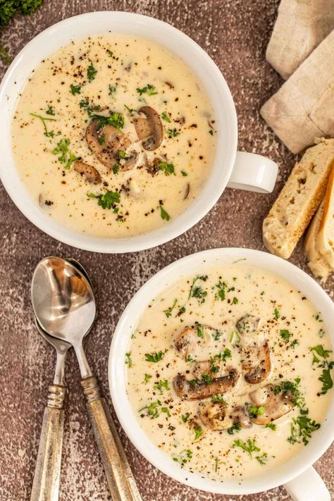 This homemade Creamy Mushroom Soup Recipe is packed with so much flavor and true comfort food! Recipe With Beef Broth, Thick Soup Recipes, Thick Soups, Recipe With Beef, Beef Burgundy, Thick Soup, Mushrooms Recipes, Easy Grilled Cheese, Mushroom Soup Recipe