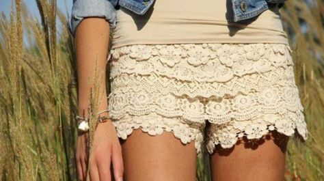 Lace shorts $20.50 @ storenvy.com ! Diy Lace Shorts, Lace Trend, Crochet Shorts, Ropa Diy, Cute Shorts, Crochet Lace, Look Fashion, Diy Fashion, Outfit Inspirationen