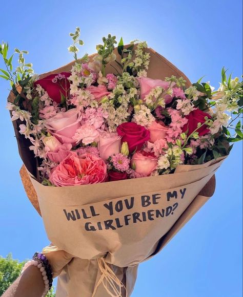 Girlfriend Proposal, Be My Girlfriend, Will You Be My Girlfriend, Boquette Flowers, A Bouquet Of Flowers, Nothing But Flowers, Cadeau Couple, Flower Therapy, Me As A Girlfriend