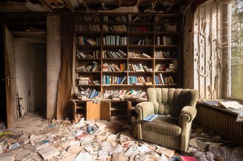 Left Behind Books In An Abandoned House Apocalyptic Survivor, Kitchen Styles French, Houses In Germany, French Style Bedroom, Abandoned Architecture, Derelict Places, Huge Houses, French Style Homes, Book Room