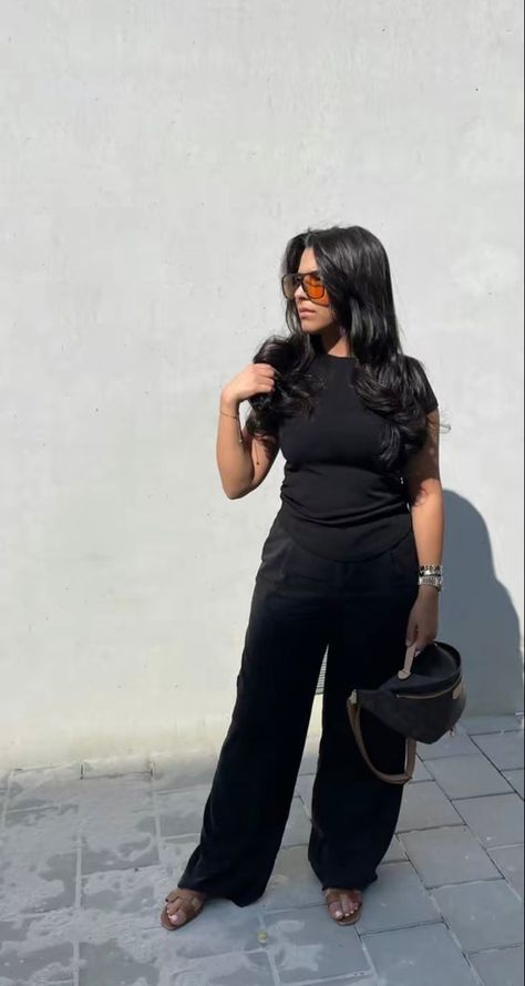 Church Outfit Black Women, Cute Professional Outfits, Modest Summer Fashion, Mode Shoes, Modest Outfit Ideas, Mode Zara, Mum Fashion, Business Casual Outfits For Work, Effortlessly Chic Outfits