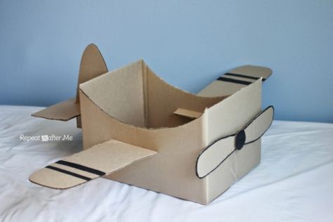 Airplane Costume, Cardboard Airplane, Diy Karton, Transportation For Kids, Maluchy Montessori, Repeat Crafter Me, Airplane Birthday Party, Cardboard Box Crafts, Cardboard Toys