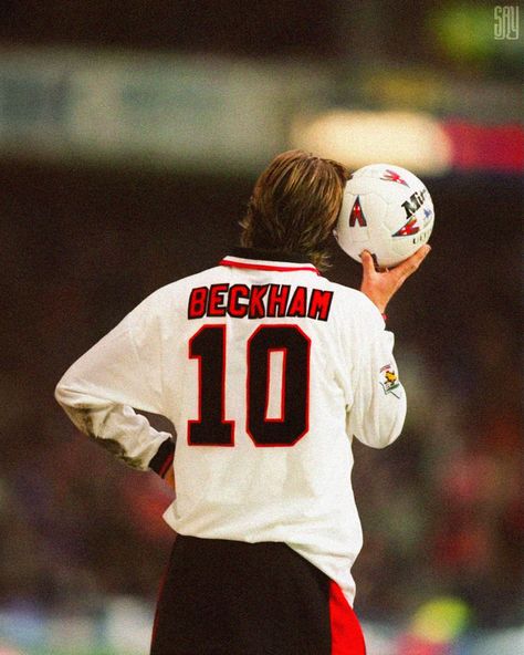 Ronaldo Icon, Football Aesthetics, Soccer Ronaldo, Beckham Football, Street Football, Legendary Pictures, Football Icon, Soccer World, England Football