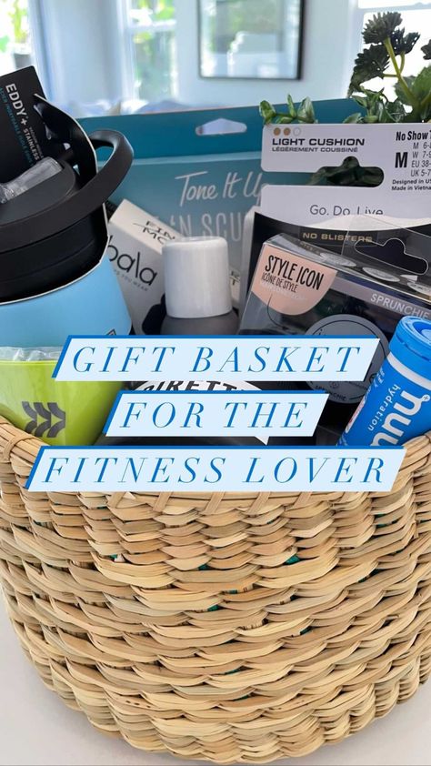 forthosewhoasked_ on Instagram: Did I make this basket for me cause it has ALL my favorites! 😜 Keep reading… A lot of us had to reinvent the gym at home and with that… Health And Fitness Gift Basket Ideas, Fitness Raffle Basket Ideas, Marathon Care Package Ideas, Yoga Gift Basket Ideas, Gym Basket Gift Ideas, Fitness Basket Ideas, Gym Basket Gift Ideas For Men, Stanley Cup Gift Basket Ideas, Gym Gift Basket For Him