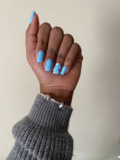 Nails Acrylic Baby Blue, Carolina Blue Nails, Baby Blue And White Nails, Light Blue Nails Acrylic, Baby Blue Nails Designs, Soft Blue Nails, Light Blue Nail Ideas, Light Blue Nails With Design, Powder Blue Nails