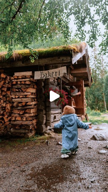 Flying The Nest on Instagram: "The bakeries here in Norway are seriously straight out of a fairytale ✨ This spot was simply on the side of the road. The little hut was cozy & warm from all the freshly baked goods and a little honesty box was at the door to leave money in after taking what you like 🍞 

Hands down the best cinnamon buns we’ve ever had! 

📍 Mjonøy AS, Norway 

#norway #norwaytravel" Best Cinnamon Buns, Flying The Nest, Lovely Places, Garden Cafe, Norway Travel, At The Door, The Nest, Cinnamon Buns, Freshly Baked