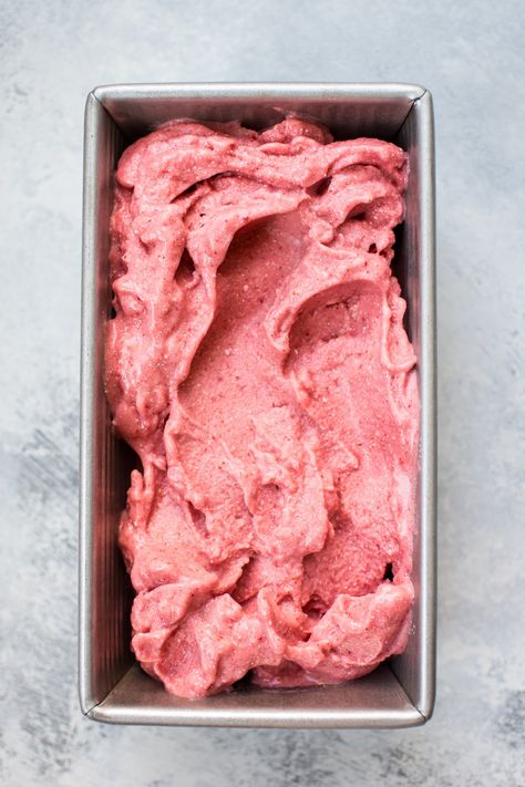 This 2-ingredient vegan strawberry ice cream is made with frozen strawberries, coconut milk, and your food processor in less than 10 minutes! Strawberry Ice Cream No Churn, Vegan Strawberry Ice Cream, Strawberry Almond Milk, Almond Milk Ice Cream, Ice Cream No Churn, Frozen Fruit Recipes, Coconut Milk Ice Cream, Benefits Of Organic Food, Fruit Ice Cream