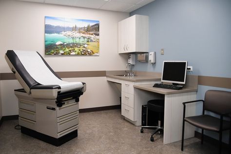 Spacious and Comfortable Exam Rooms Oak Park Illinois, Medical Office Design, Room Wall Painting, Clinic Design, Medical Office, Doctor Office, Medical Practice, Oak Park, Wall Paint Colors