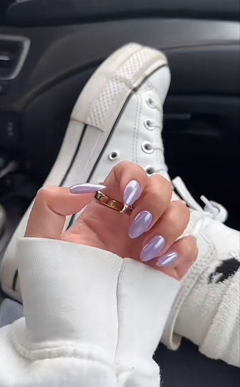 Pastel Nails With Chrome, Lavender Nails Crome, Chrome Nails Pastel, Pastel Purple Chrome Nails, Lavender Chrome Nails Short, Purple Chrome Nails Short, Chrome Pastel Nails, Lila Nails Design, Pastel Nails Purple