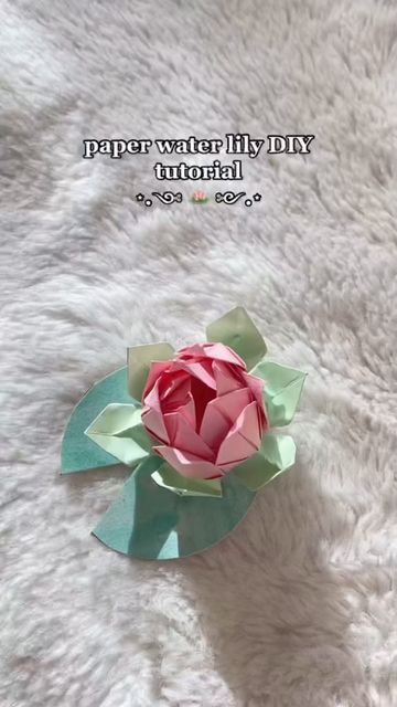 Lotus Origami, Snow Crafts, Paper Craft Videos, Folding Origami, Instruções Origami, Pinterest Diy Crafts, Easy Paper Crafts Diy, Handmade Paper Crafts, Craft Decoration